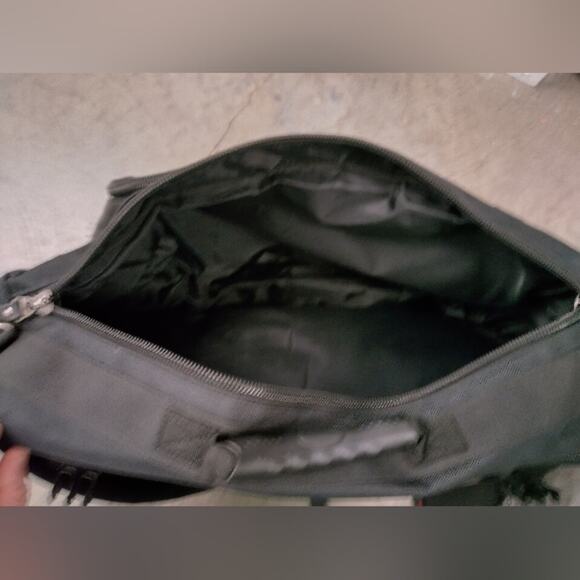 Kaka 40L Travel/Laptop Convertible Bag - Picture 6 of 11